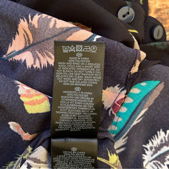 Hobbs London Sleeveless Button Down Feather Print Shirt - Picture 5 of 5